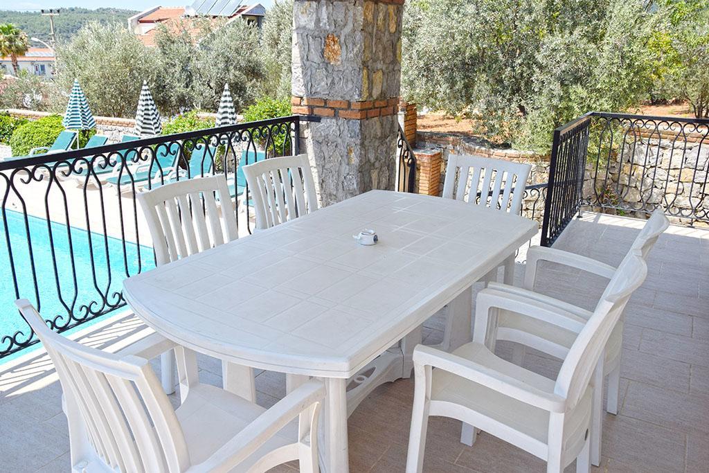 Orka Golden Trio Villa Cedit