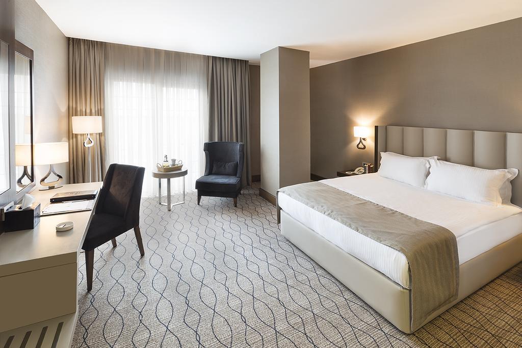 Ramada By Wyndham 5*