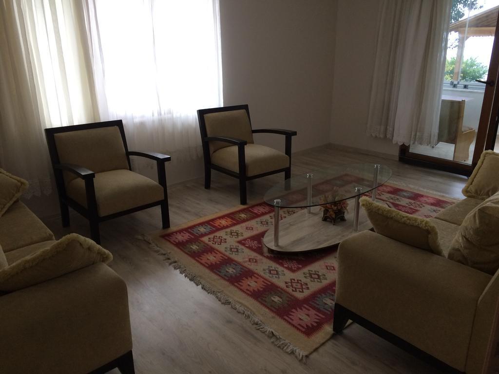 Apartment Menekse 2 *