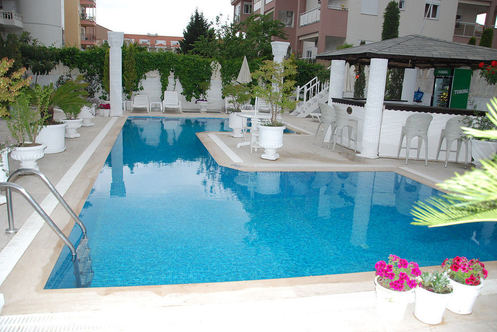 Hotel Conny's (adults Only) 2*
