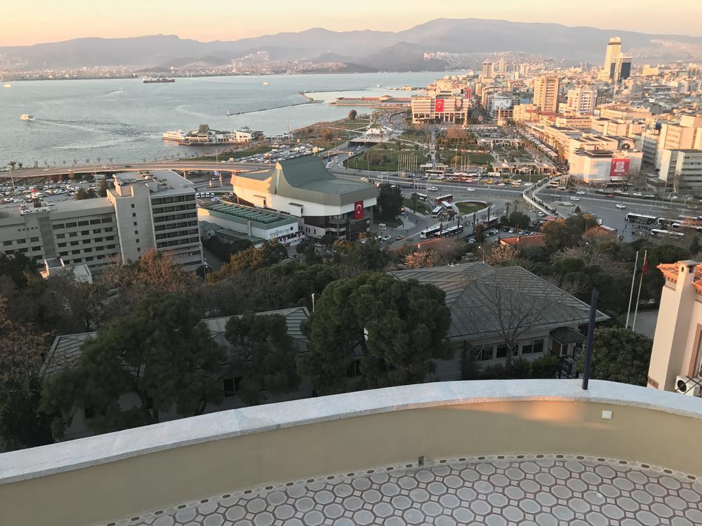 Bueyuek * Izmir