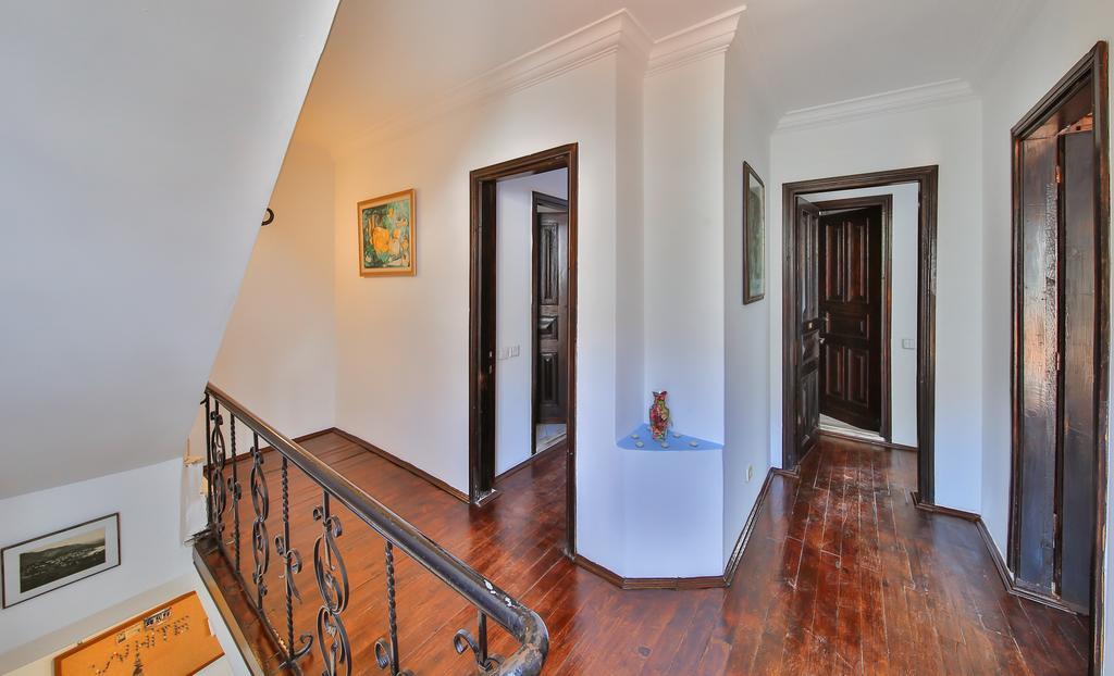 White House Guest house 2*