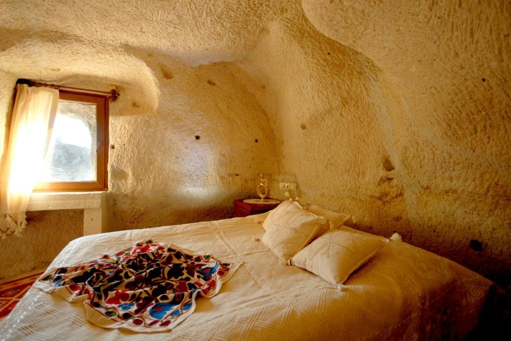 Arif Cave 2*