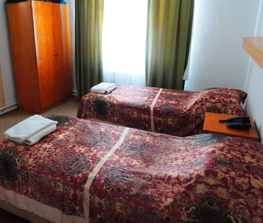 Engin Hotel *