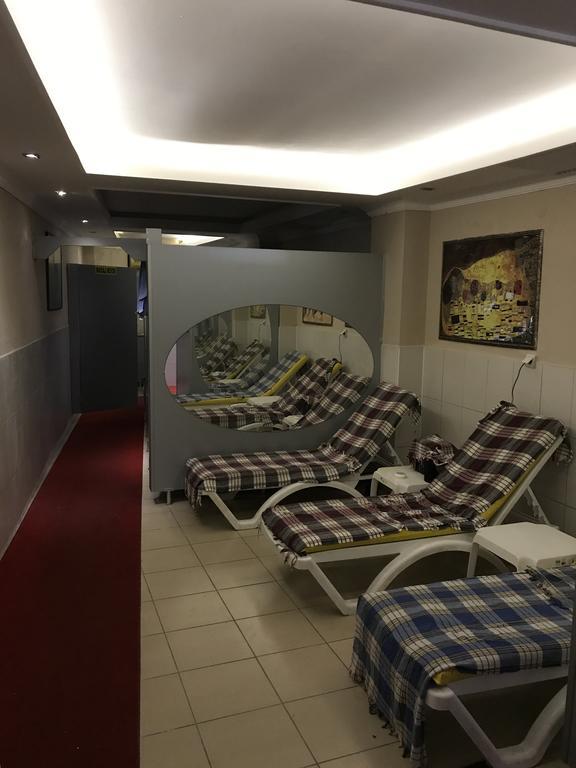 Hotel Muz 2*