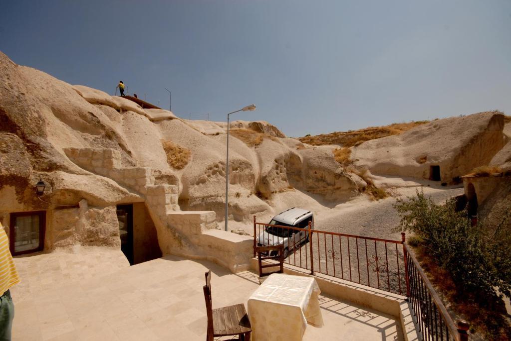 Arif Cave Hotel 2*