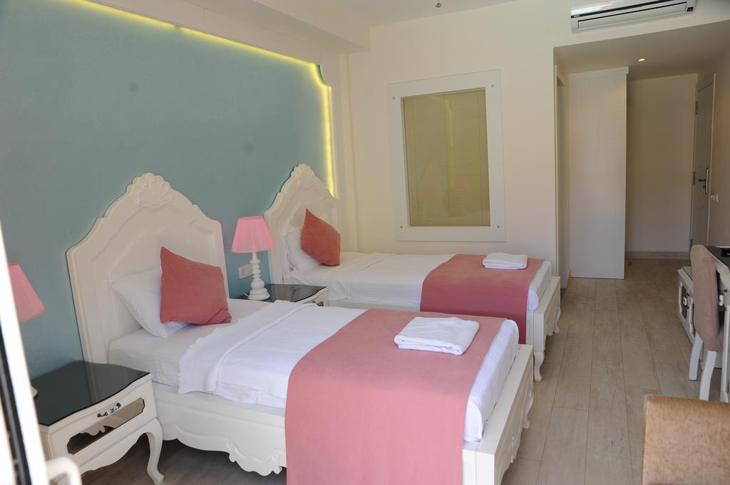 Hotel Montebello Deluxe
