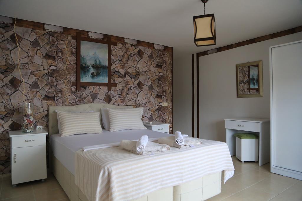 Dolphin Hotel 3*