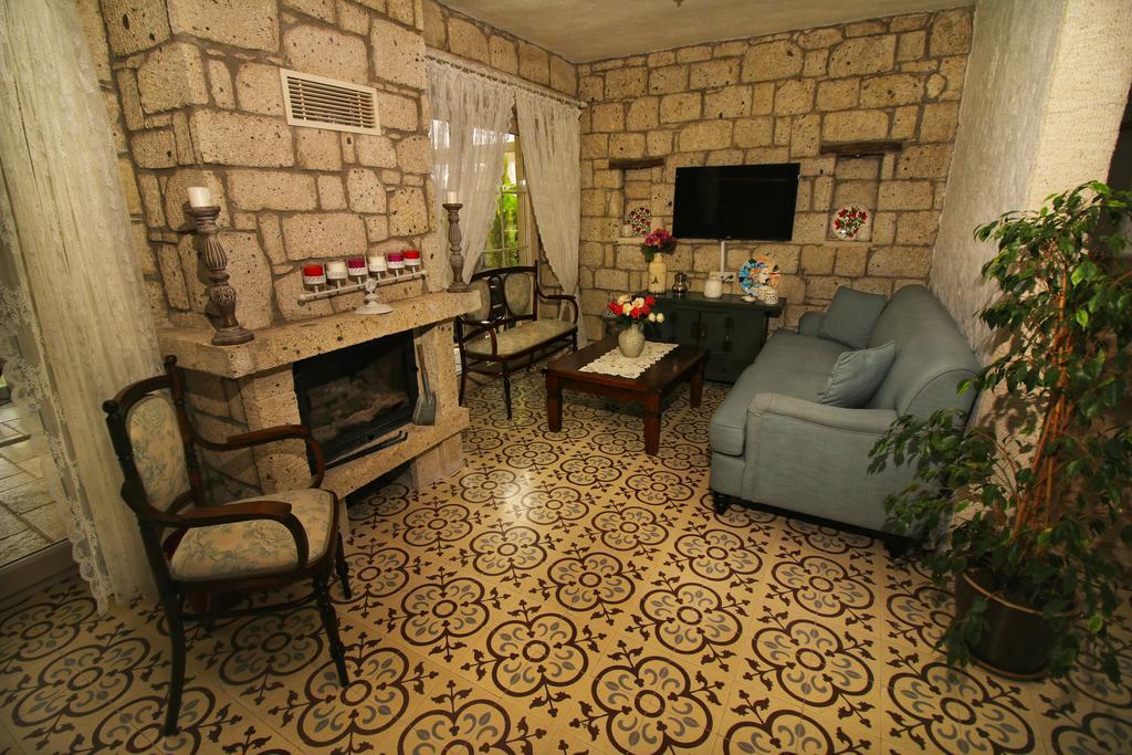 Hotel Kupina 2*