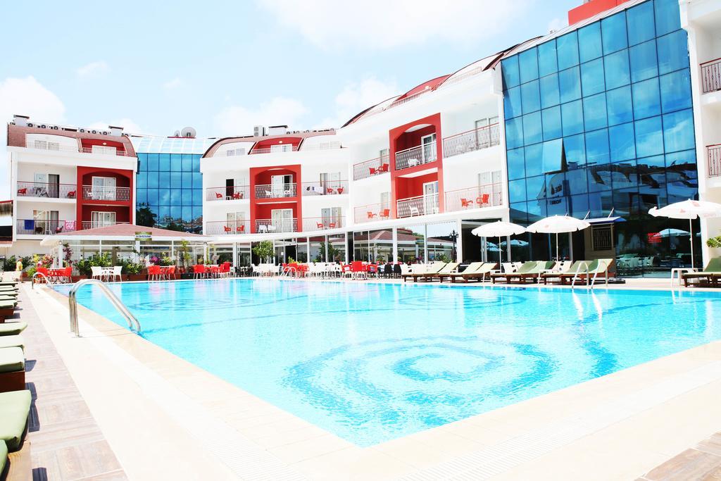Rose Hotel