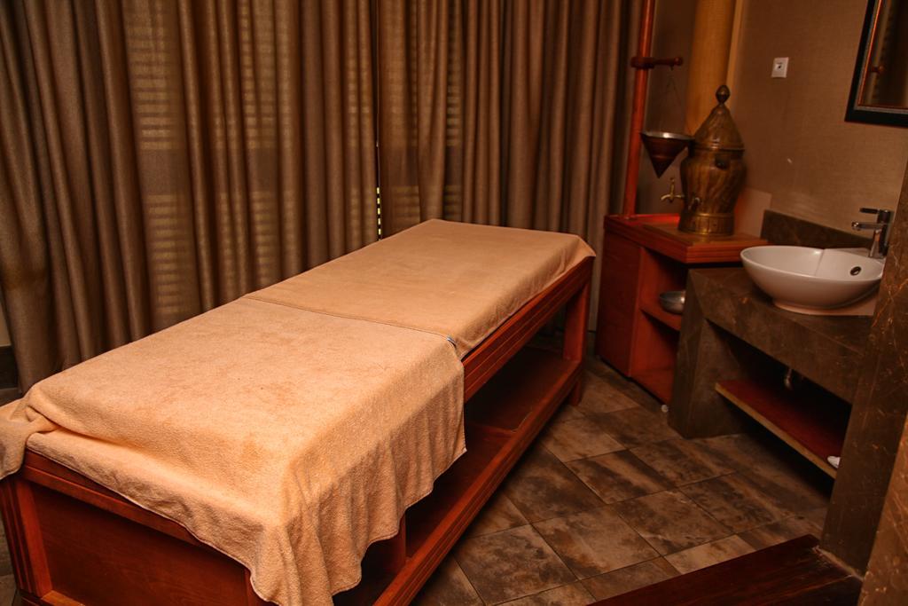 Queen's Park Le Jardin Resort