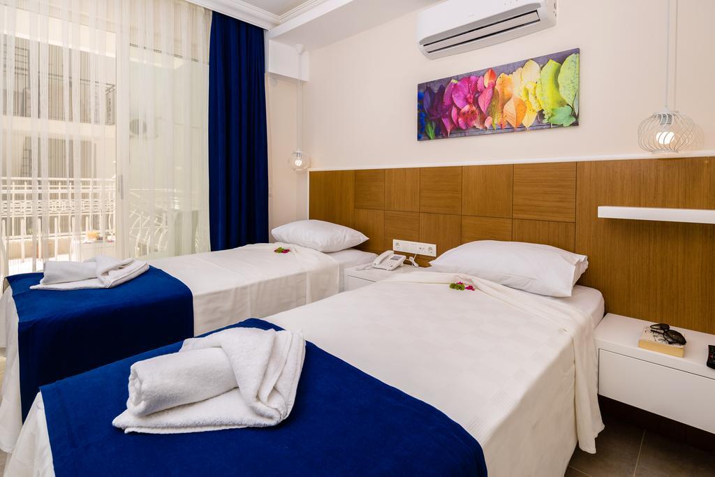 Artemis Hotel 4*