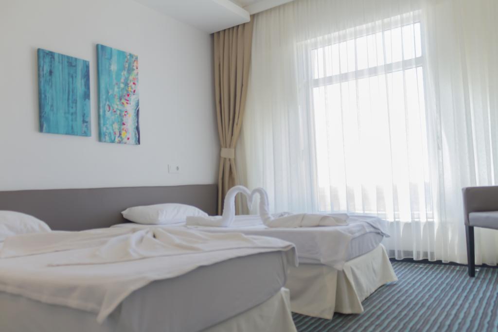 Amphora Hotel 3*