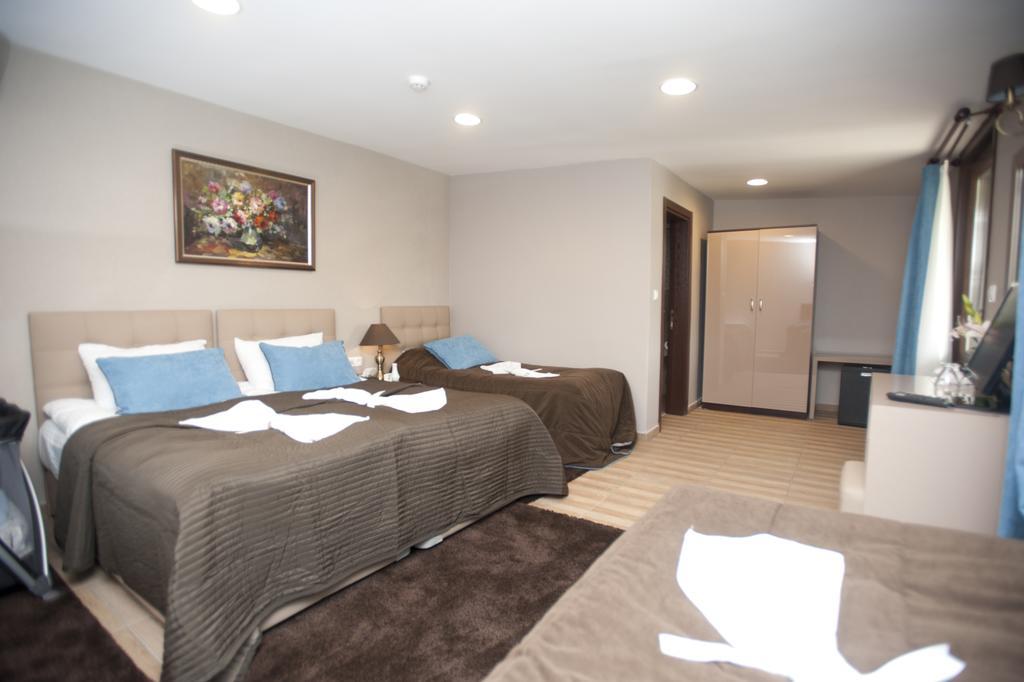 Riva's Club Hotel