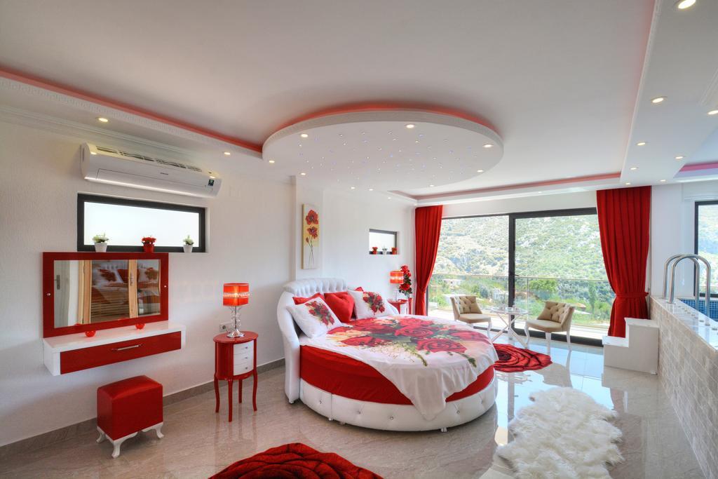 Saltanat Villa