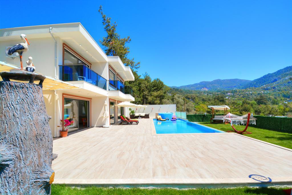 Saltanat Villa *