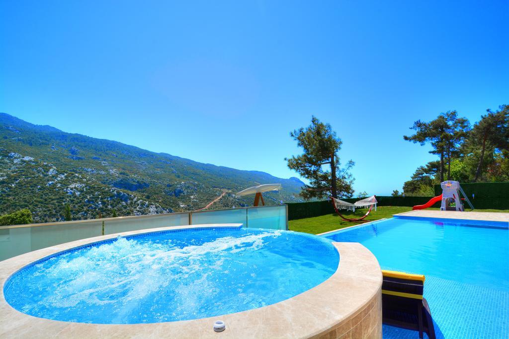 Saltanat Villa