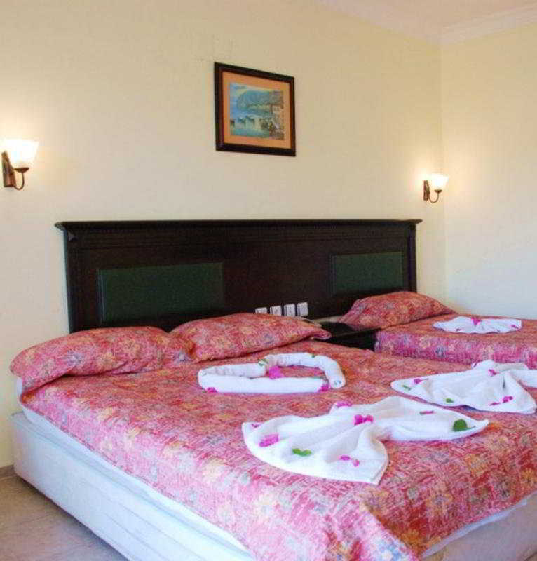 Hotel Club Dorado 3*