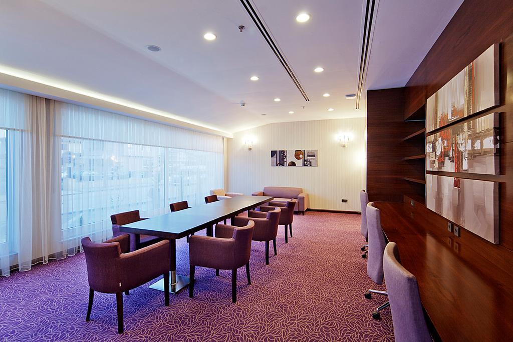 Hampton By Hilton 3*