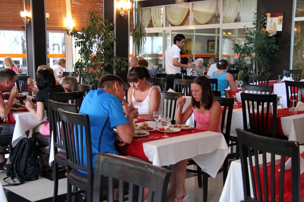Lims Bona Dea Hotel 4*