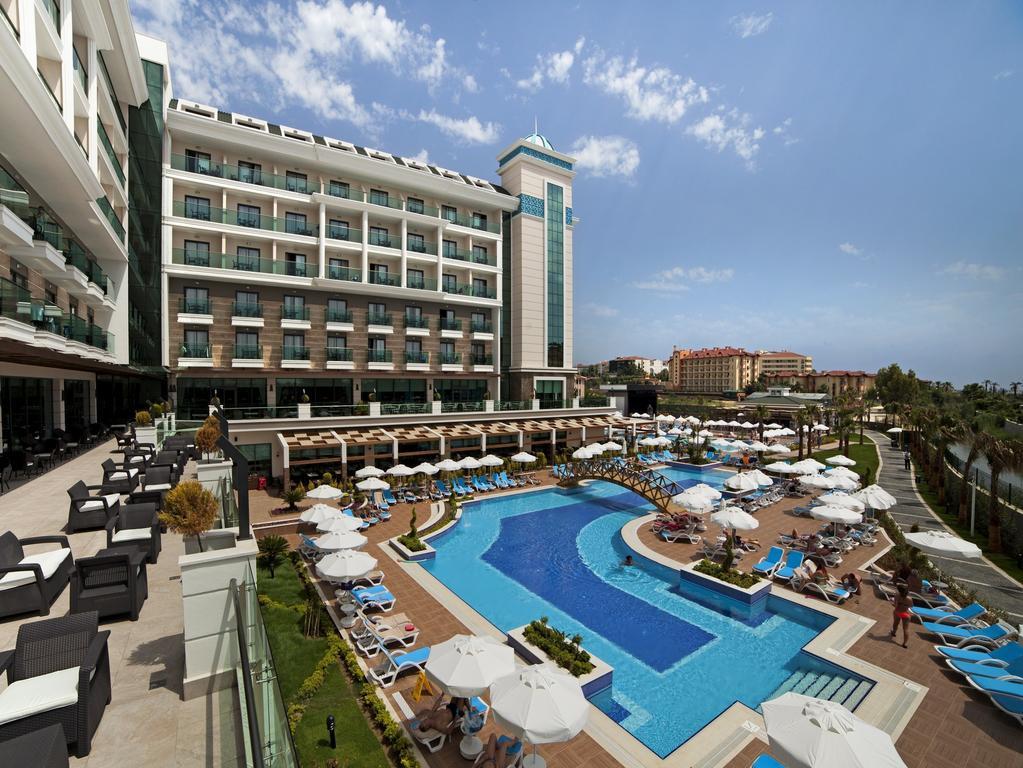 Luna Blanca & Hotel