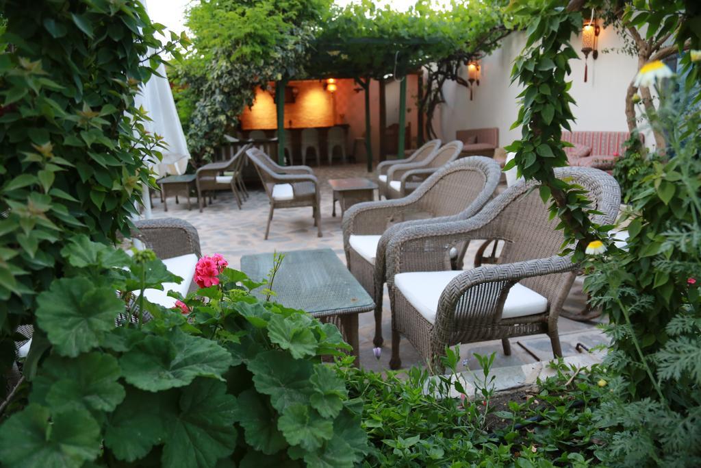 Dardanos Hotel