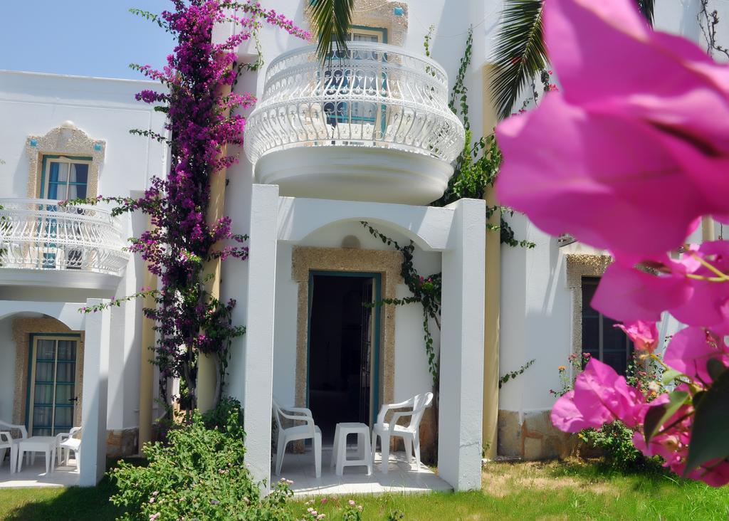 Siesta Aparthotel 3*