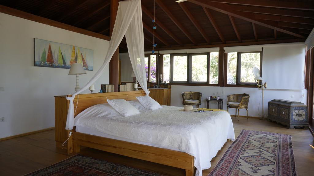 Yacht Club Guest house