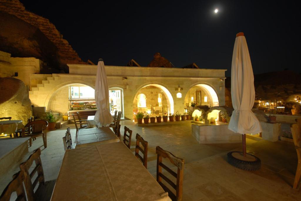 Arif Cave Hotel 2*