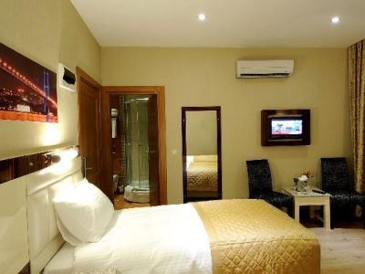 Hotel The Port 4*