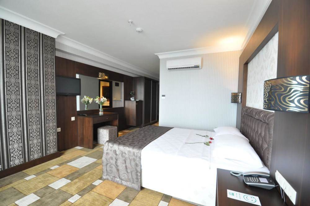 Hotel Grand Amisos 4*