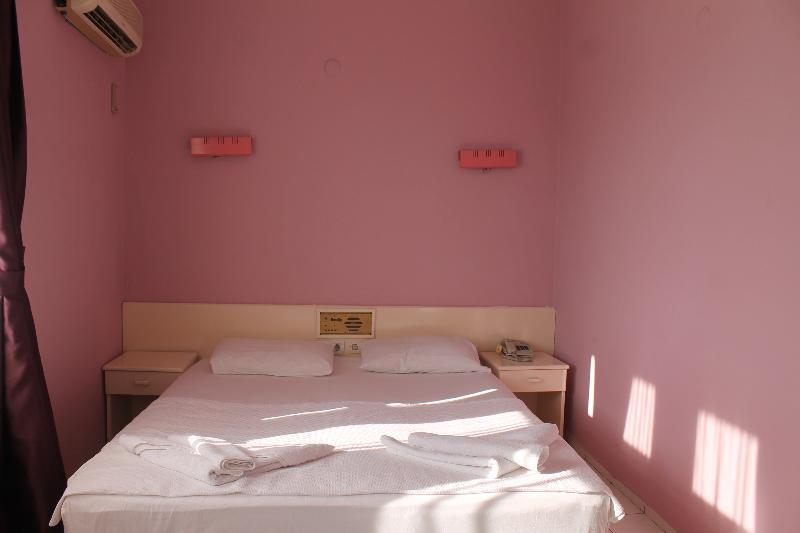 Hotel Rosella 3*