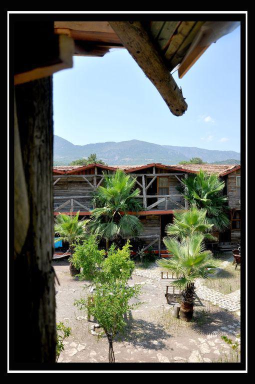 Lodge Kadir's Family House *