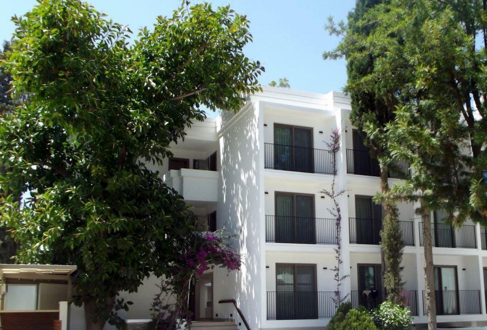 Liv By Bellazure Hotel