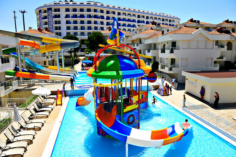 Hotel Dream Family Club Side