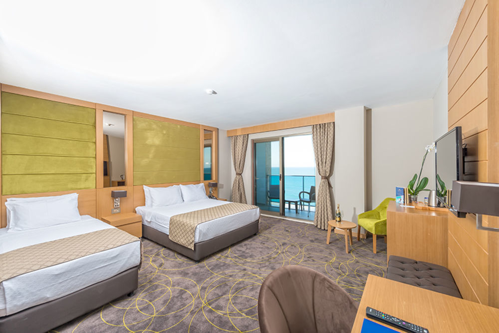 Hotel Ramada By Wyndham Unye