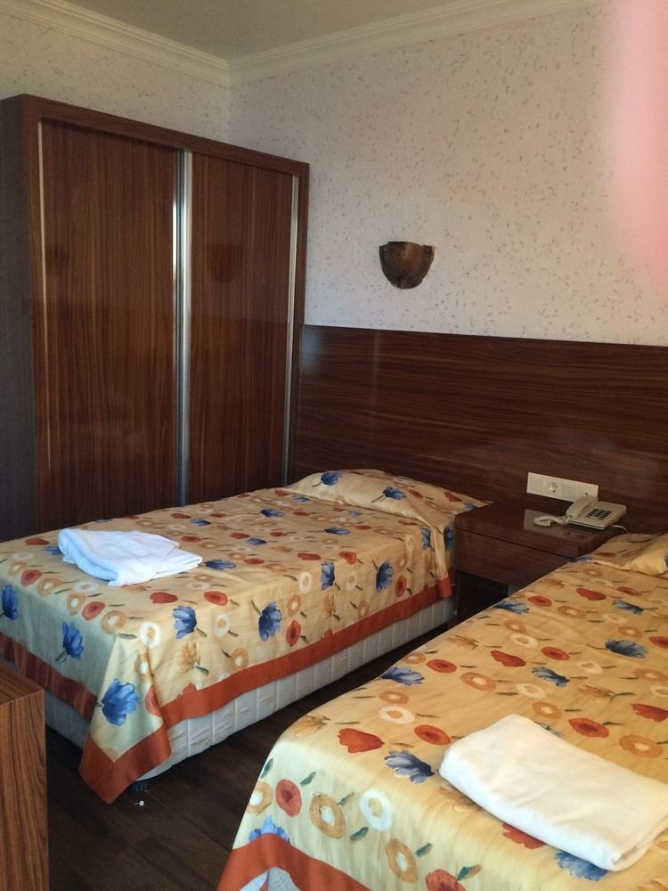 Club Bayar Hotel 3*