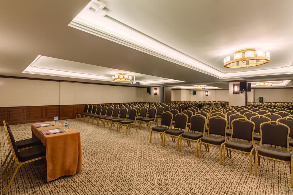 Hotel Ramada By Wyndham Istanbul Golden Horn 4*