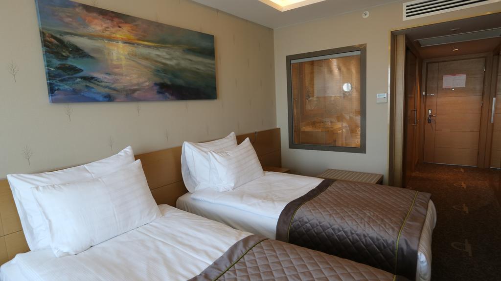 Hotel Ramada By Wyndham Cekirge Thermal & 4*