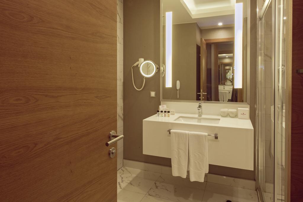 Hotel Ramada Plaza By Wyndham 5*