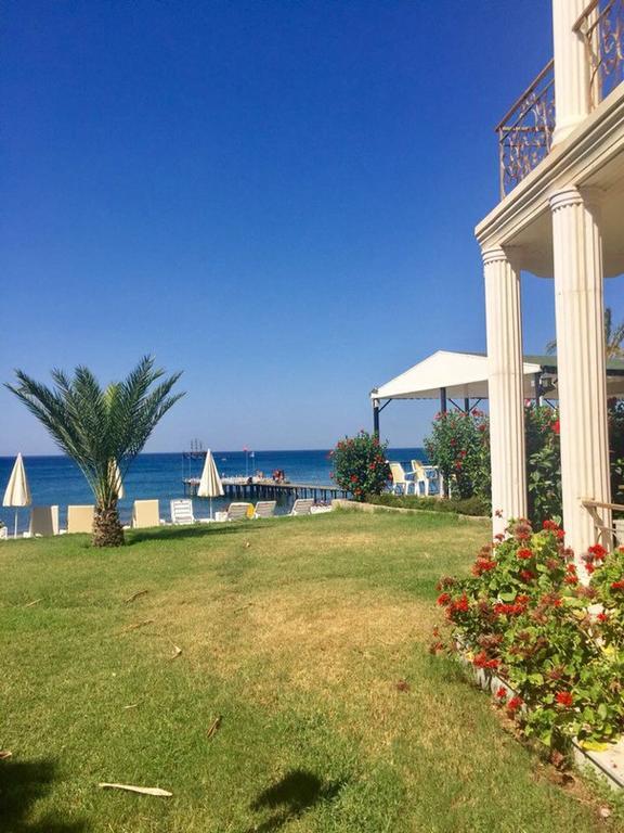 Nazan Sitezi на берегу Villa *
