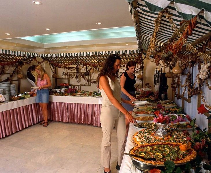 Hotel Myra