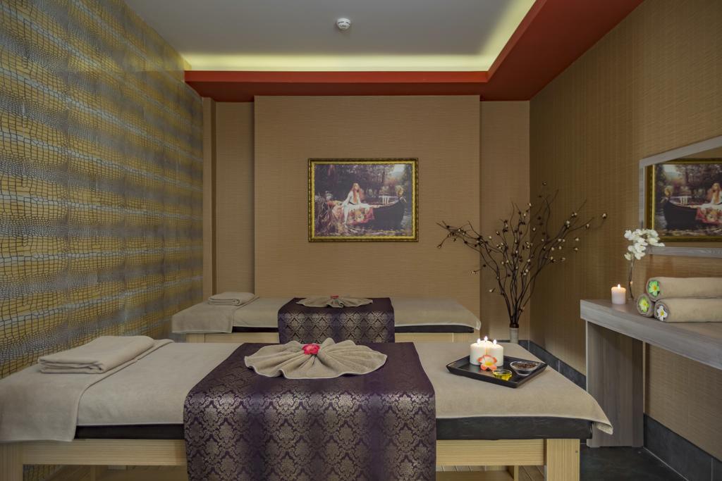 Royal Alhambra Palace Resort