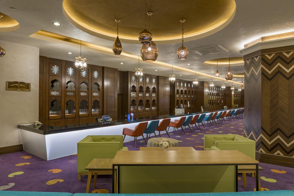 Hotel Royal Taj Mahal 5*