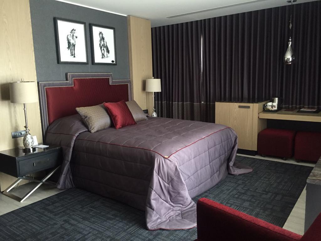 Mia Hotel 4*