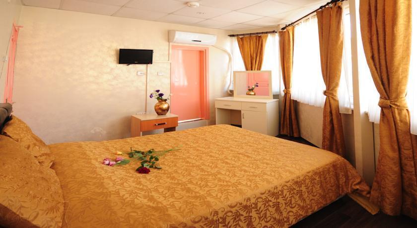 Rose Bouquets Hotel