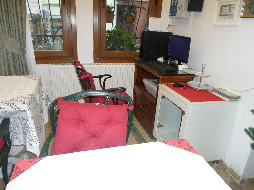 La Petite Maison Hotel 2*