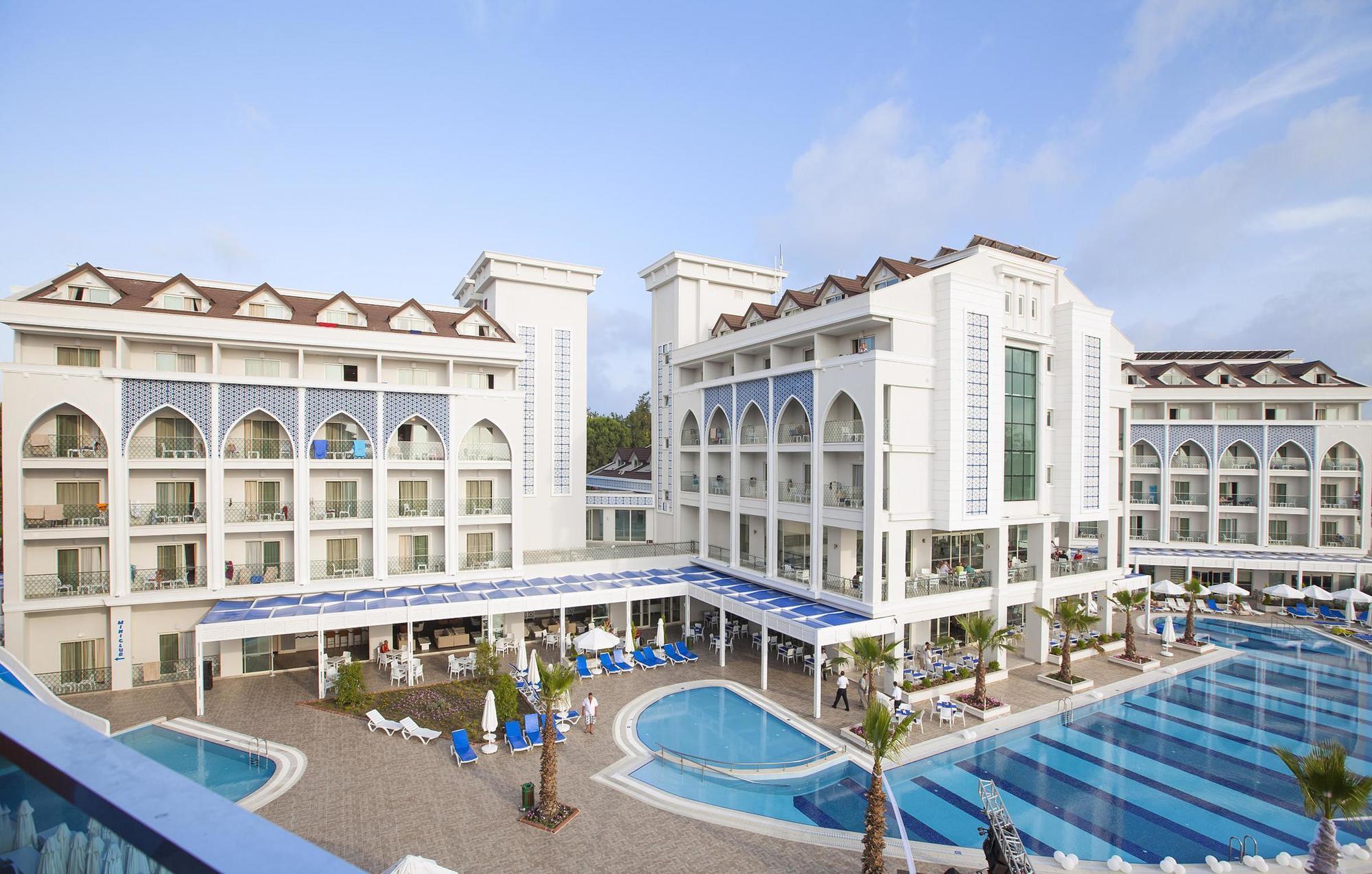Diamond Elite & (adults Only) Colakli