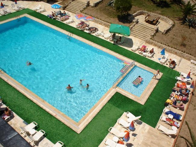 Temple Class Hotel