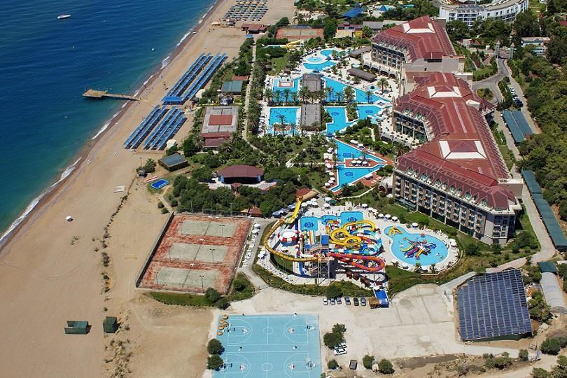 Lago Hotel Side